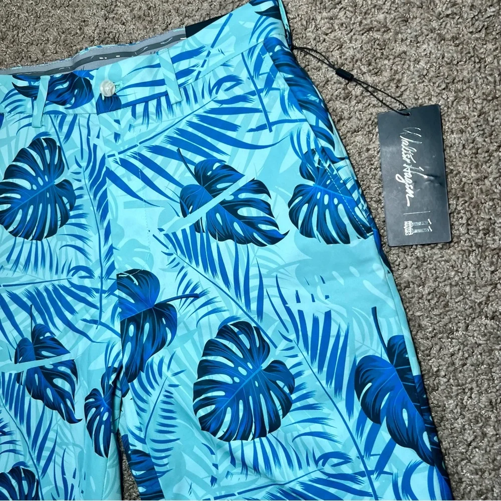 Walter Hagen Men’s Size Medium Golf Shorts Lightweight Blue Floral Plant Beach